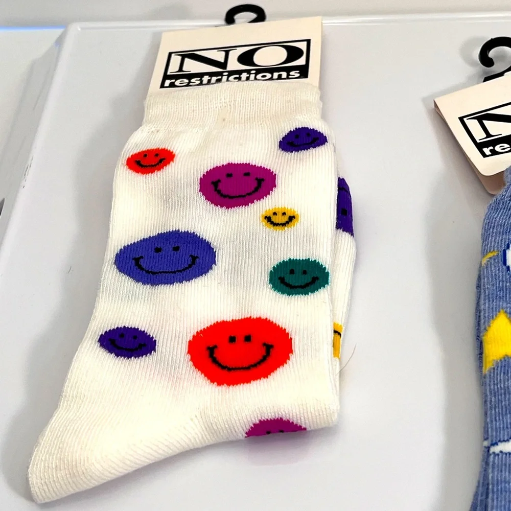 Novelty Socks for Tween Girls. Smiley Faces, Stars and Moon & Yo Yos. Size=9/11